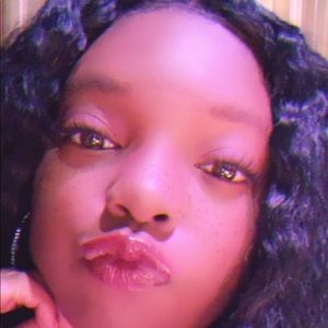 Meet your Posher, Kayla